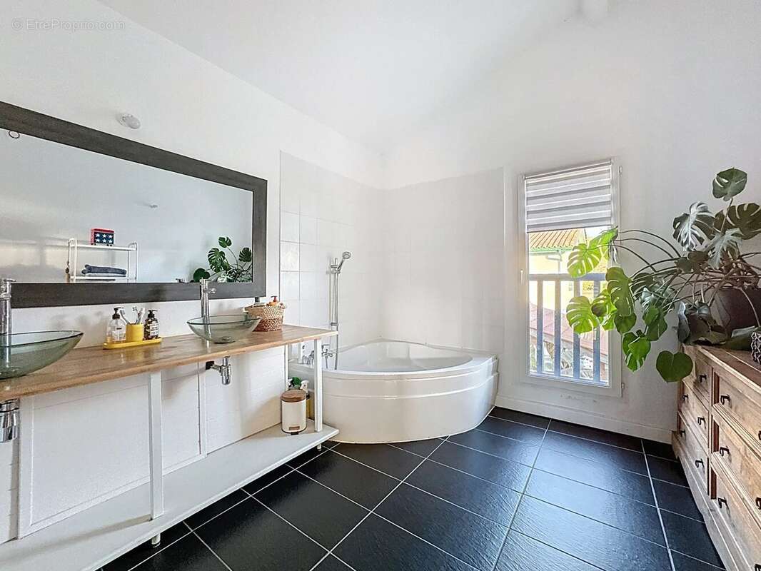 Maison à SAINT-MARTIN-DE-SEIGNANX