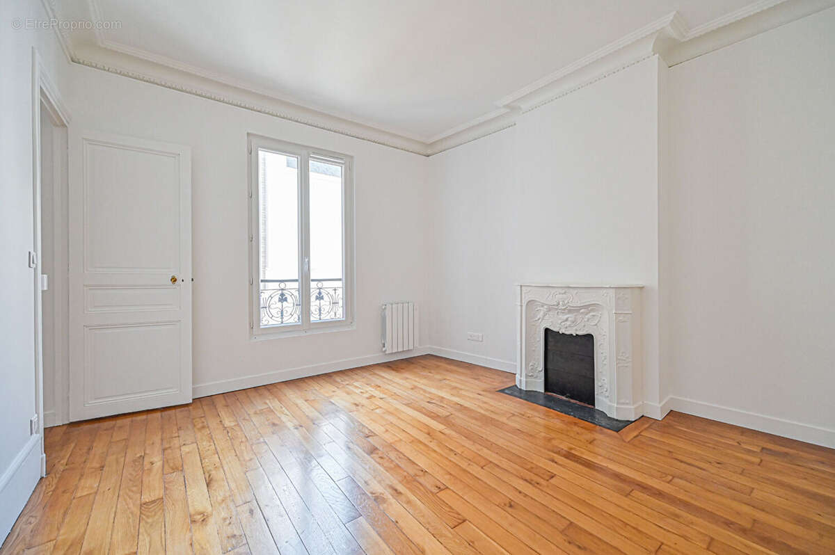 Appartement à PARIS-14E