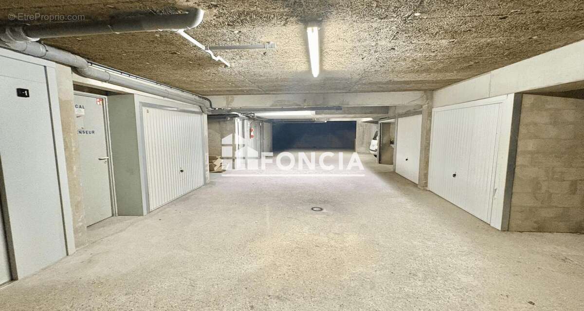 Parking à ANTONY