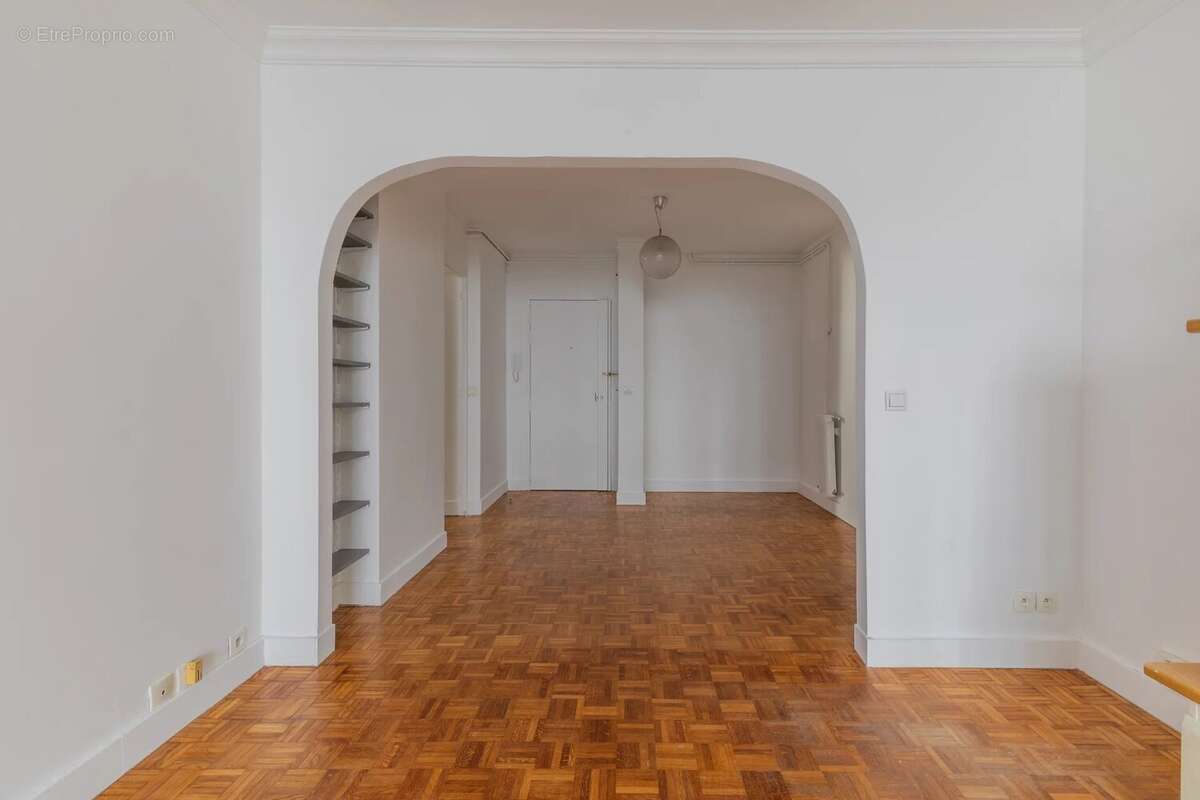 Appartement à LEVALLOIS-PERRET
