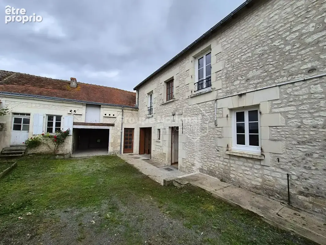 Maison en tuffeau à rénover Charme et authenticité en Touraine - photo 1