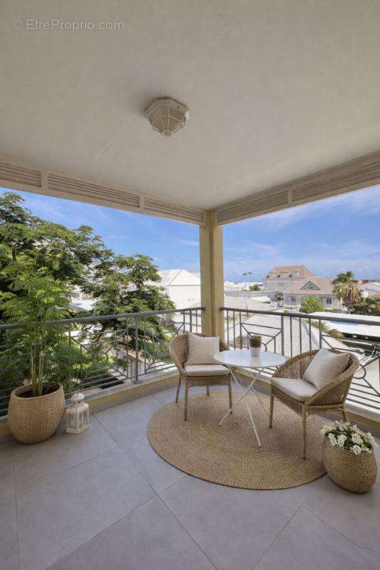 Appartement à SAINT-DENIS