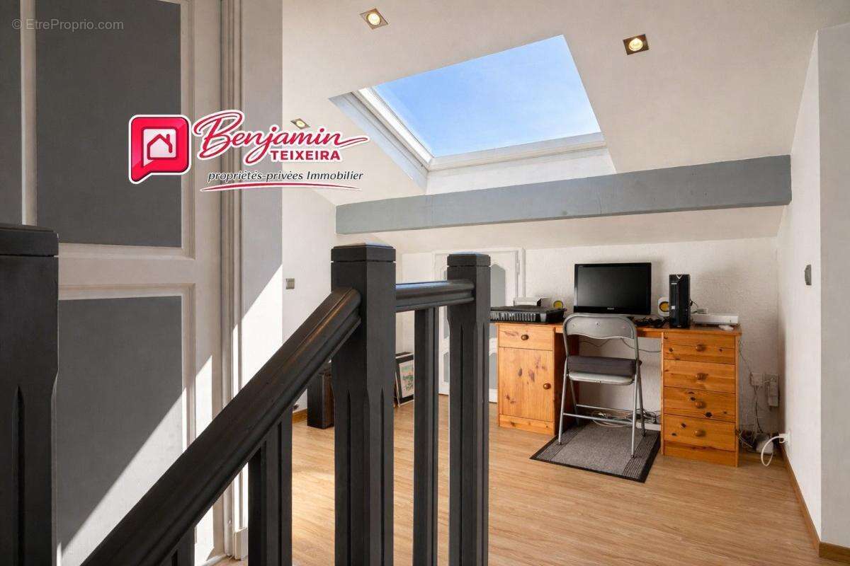 Maison 225 m² à Saint-Raphael  - photo 13