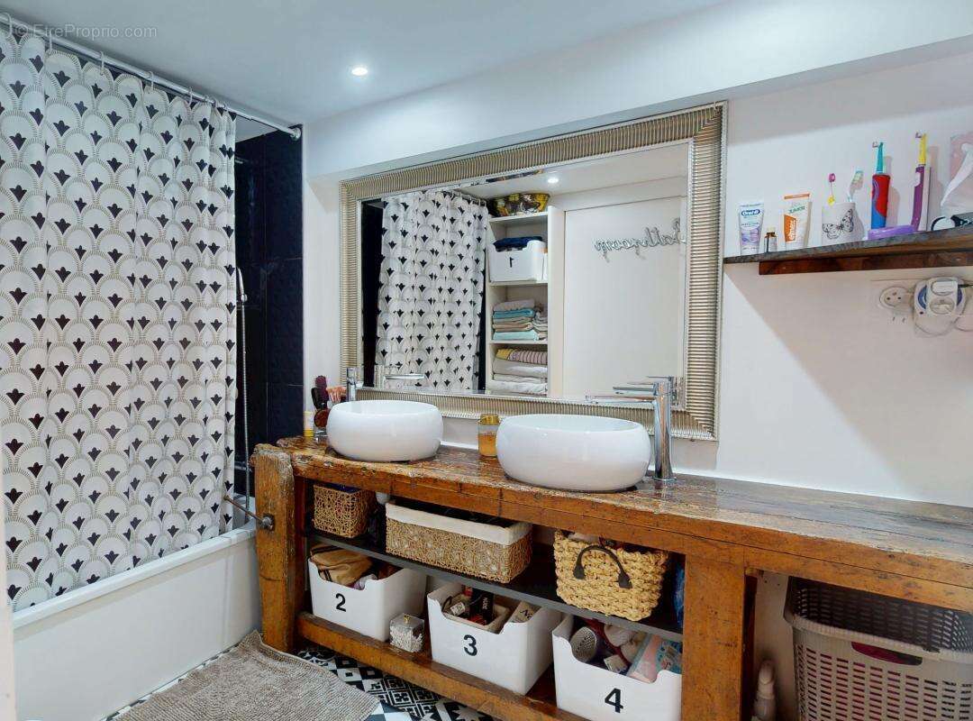 Appartement à LYON-5E