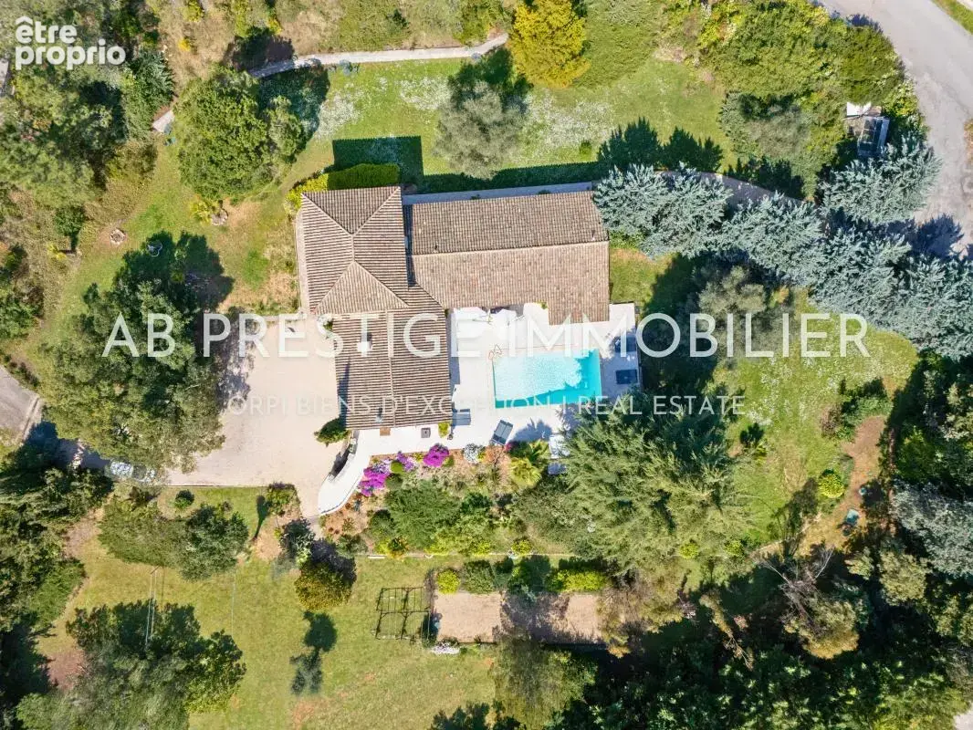 Propriété de charme - calme absolu - domaine rénové - piscine d'exception - idéal grande famille ou projets de chambres d'hôtes  - photo 43
