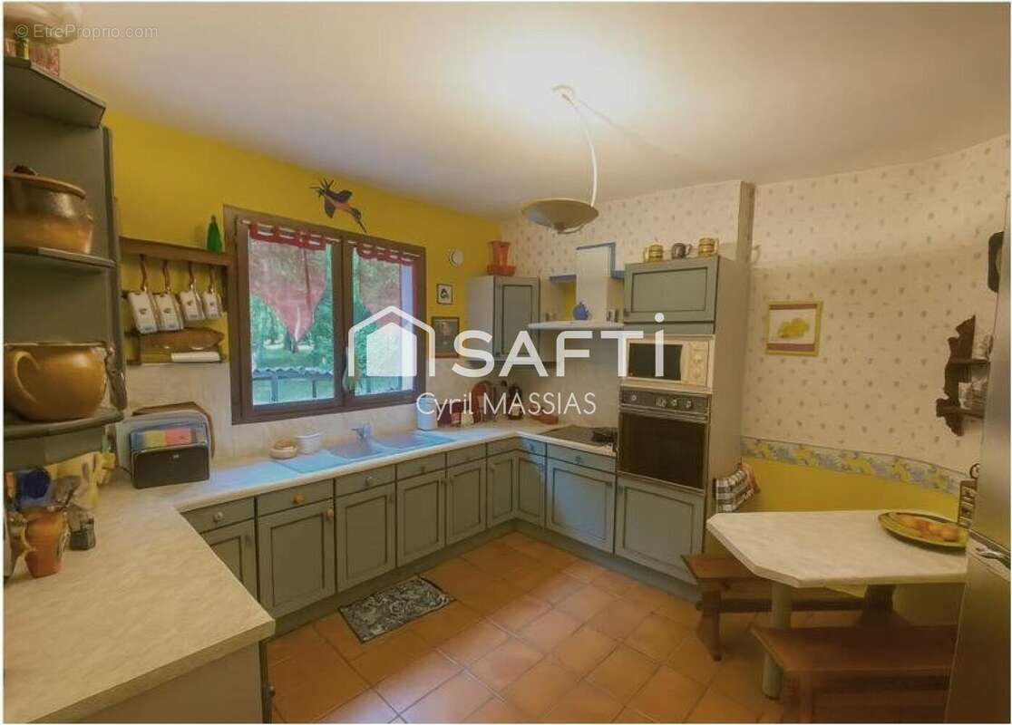 Maison 170 m² à Saint-Aubin-De-Medoc  - photo 3