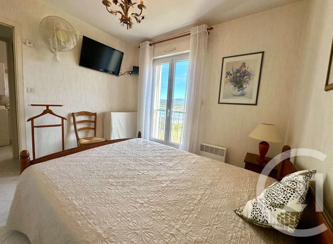Appartement à SIX-FOURS-LES-PLAGES