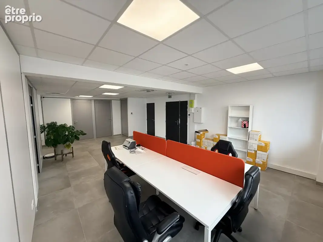 Bureaux 96 m2 à Fréjus - photo 3