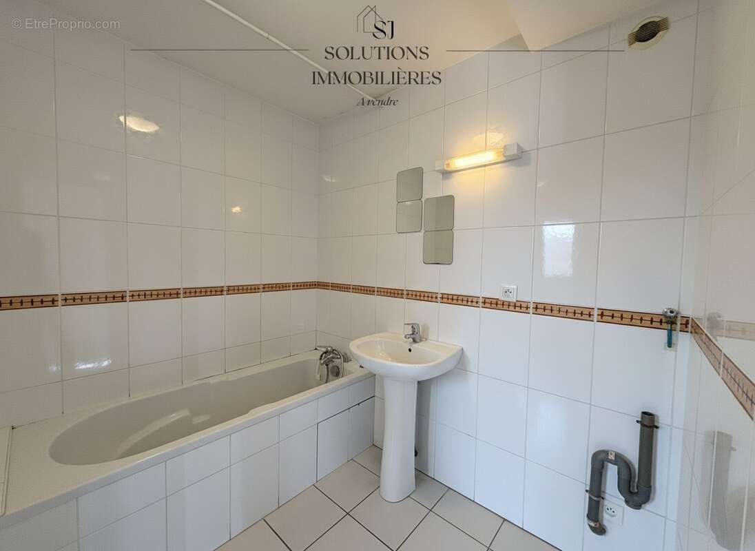 Appartement à CONDRIEU