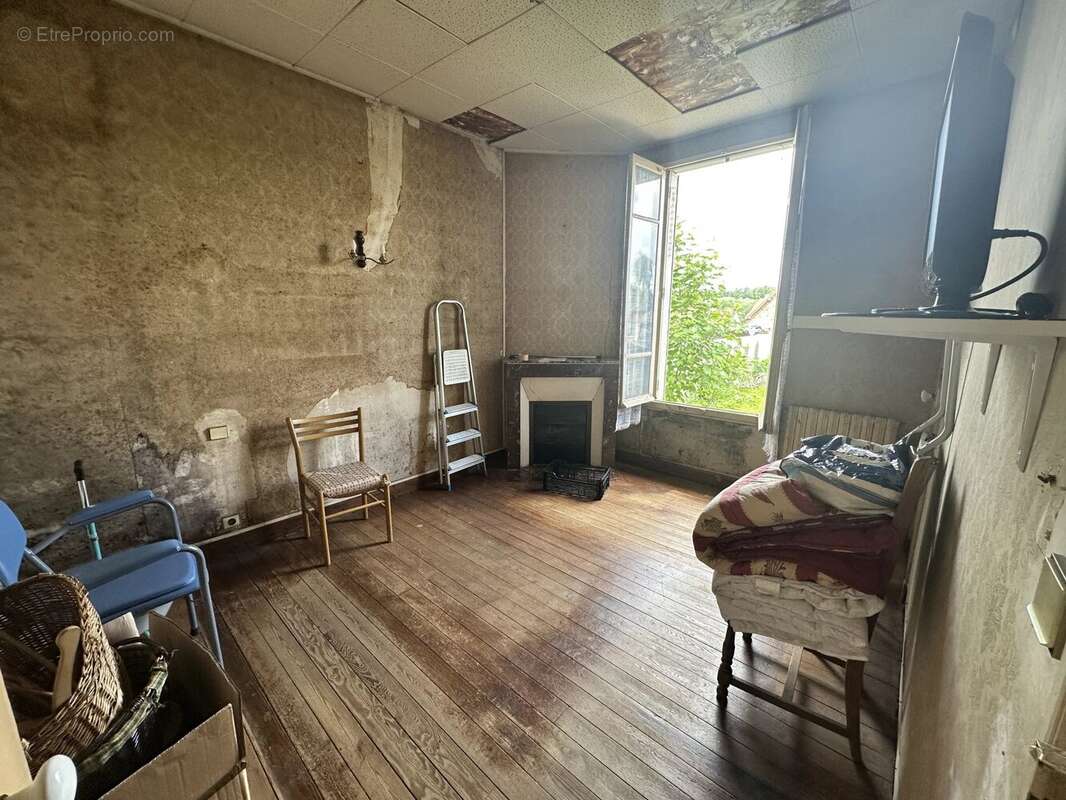 Maison à EZANVILLE