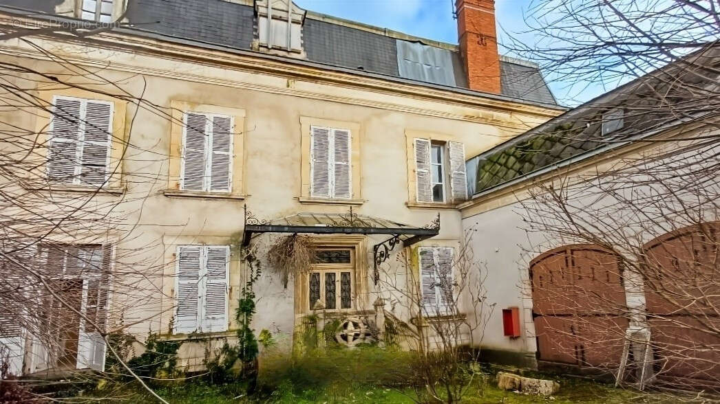 Maison à ARGENTON-SUR-CREUSE