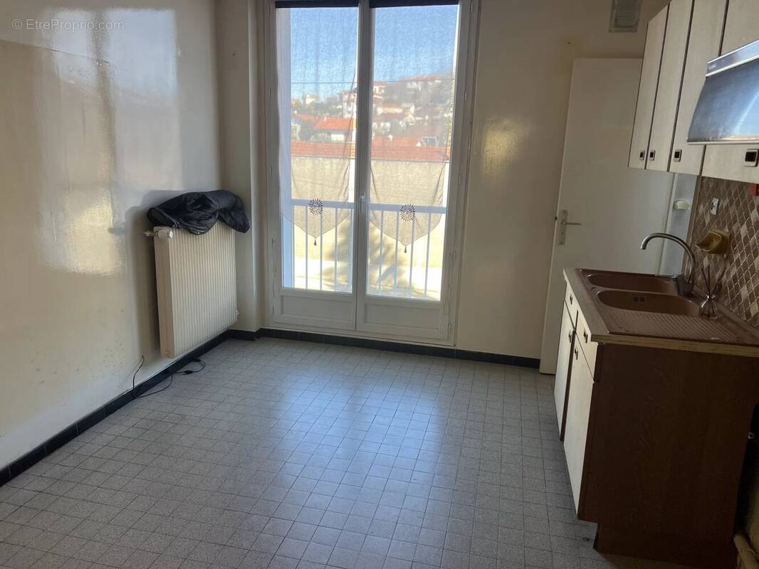 Appartement à SAINT-ETIENNE