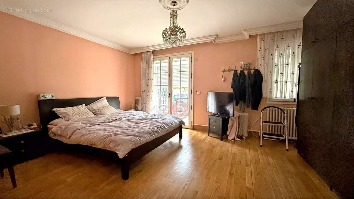 Maison à LES PAVILLONS-SOUS-BOIS