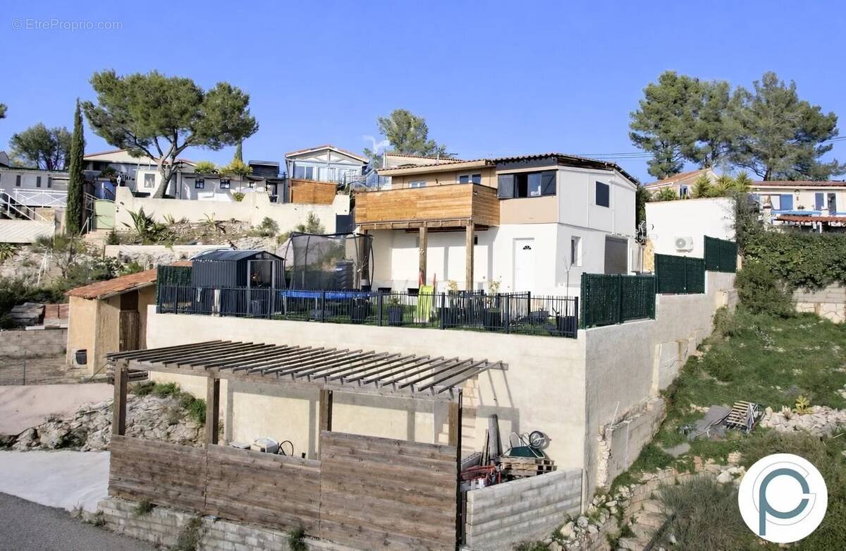 Maison à LE CASTELLET