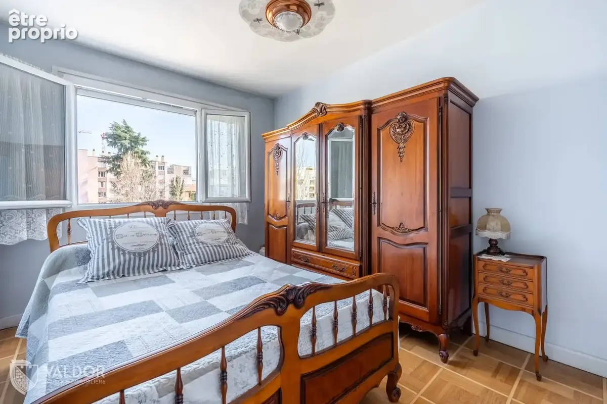appartement T4 – 105 m² – 3 chambres – Balcon – Ascenseur – 3ème étage - photo 12