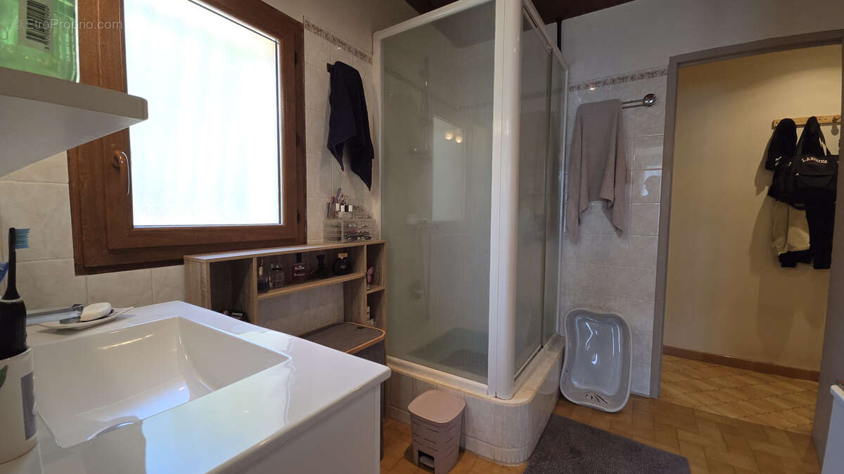 Maison familiale de 140 m2 sur grand terrain clos   Saint-Christol - photo 16