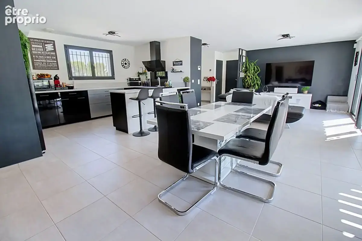 A VENDRE en EXCLUSIVITÉ à VIDAUBAN Maison contemporaine de 138m²  5 chambres  GARAGE  sur 1400m2 de terrain - photo 5