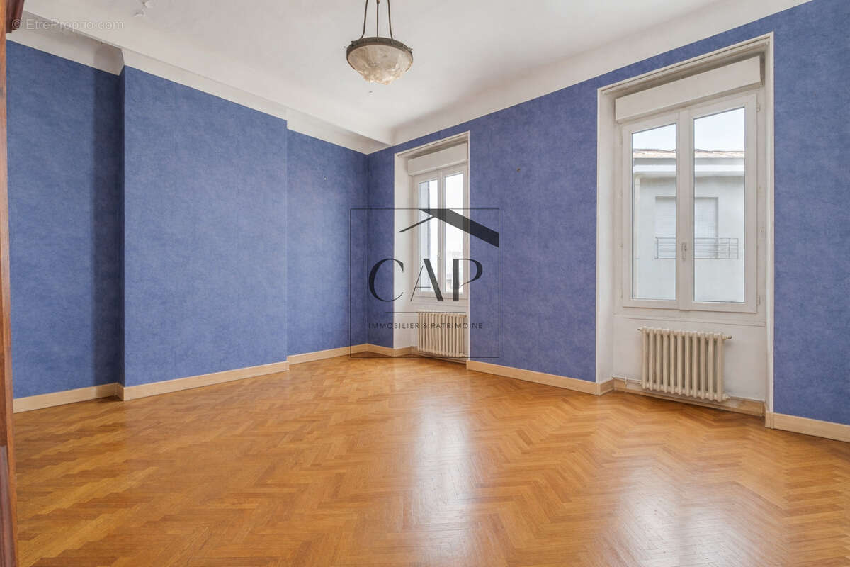 Appartement à MARSEILLE-6E