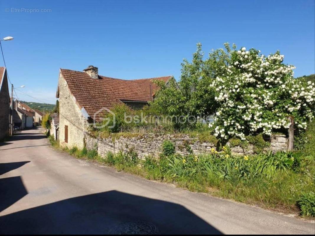 Maison à LATRECEY-ORMOY-SUR-AUBE