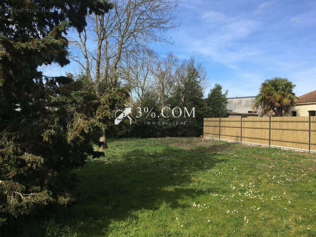 Terrain à BOUGUENAIS