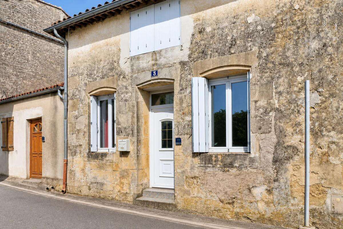 Maison à JONZAC