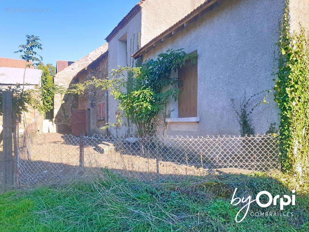 Maison à CHARBONNIERES-LES-VIEILLES