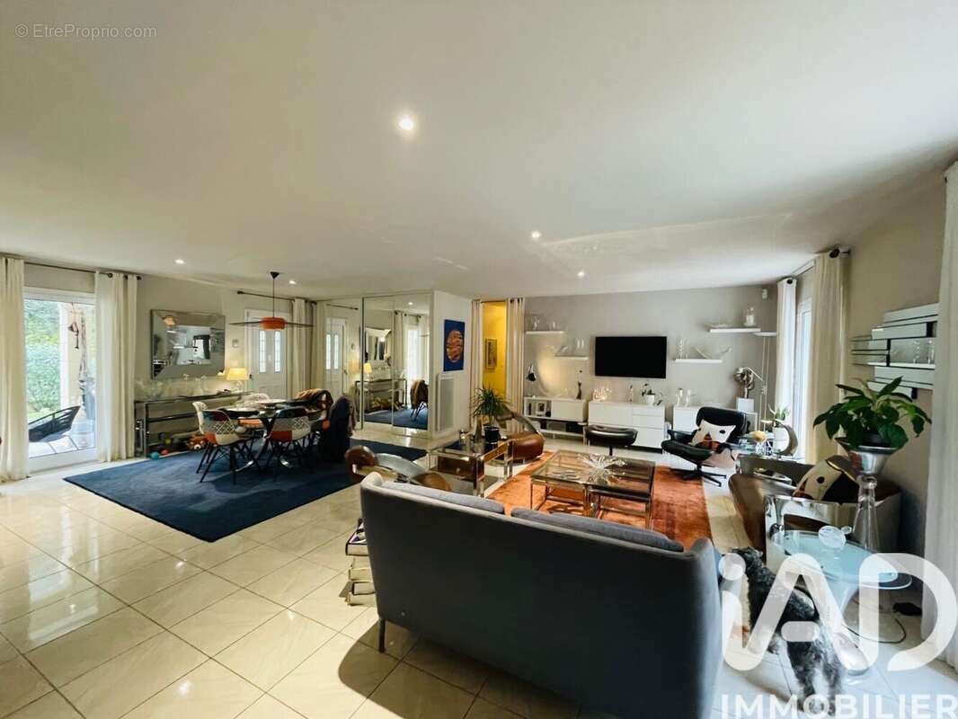 Photo 2 - Maison à ARCES