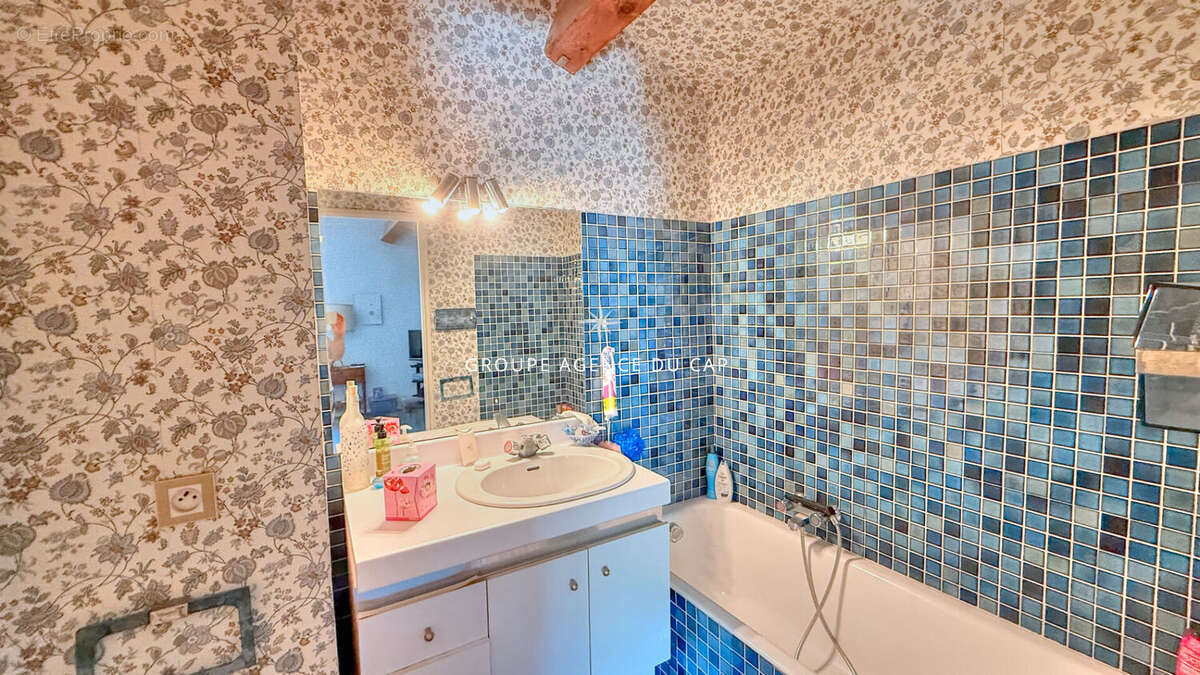 Valescure les golfs bel appartement 4 pieces de 95 m2 en dernier etage avec garage - photo 9