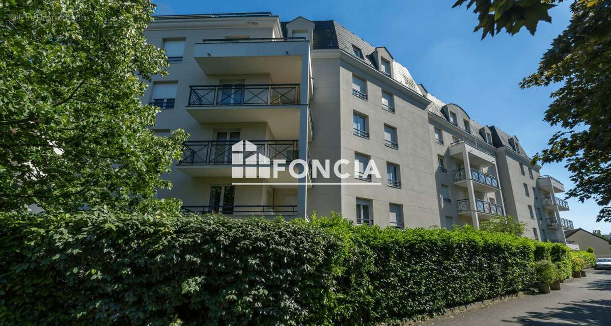 Appartement à FRESNES