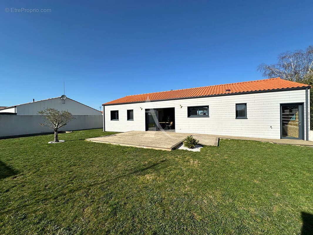 Maison à LA CHAPELLE-PALLUAU