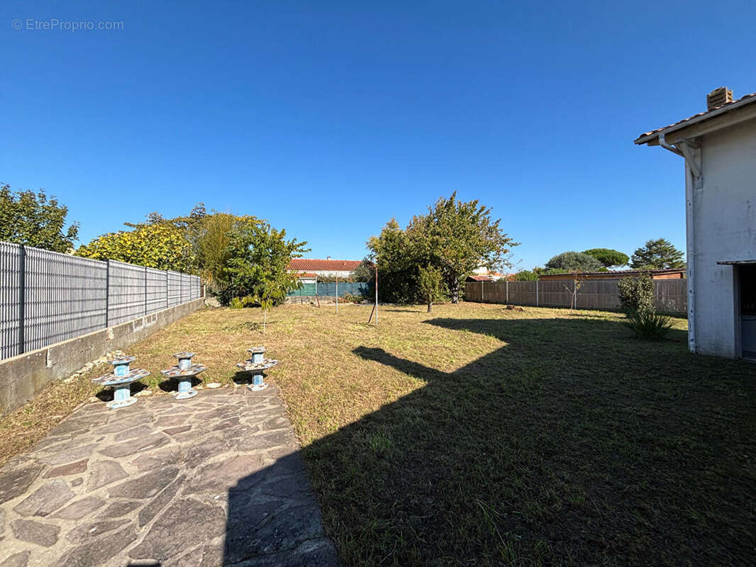 Maison à VAUX-SUR-MER