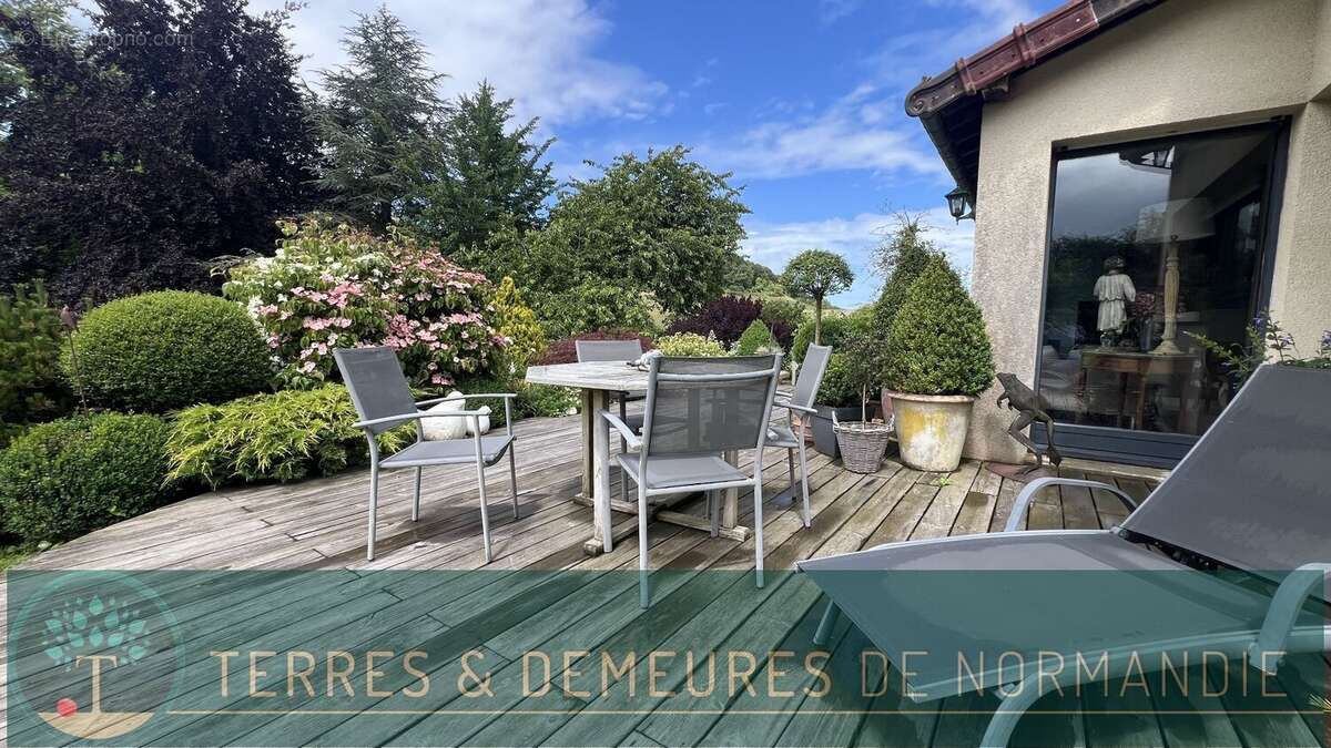 A vendre Authentique demeure normande 260m² issue de deux longères, 5 chambres, dépendances et jardin paysager 3400m², environne - photo 14
