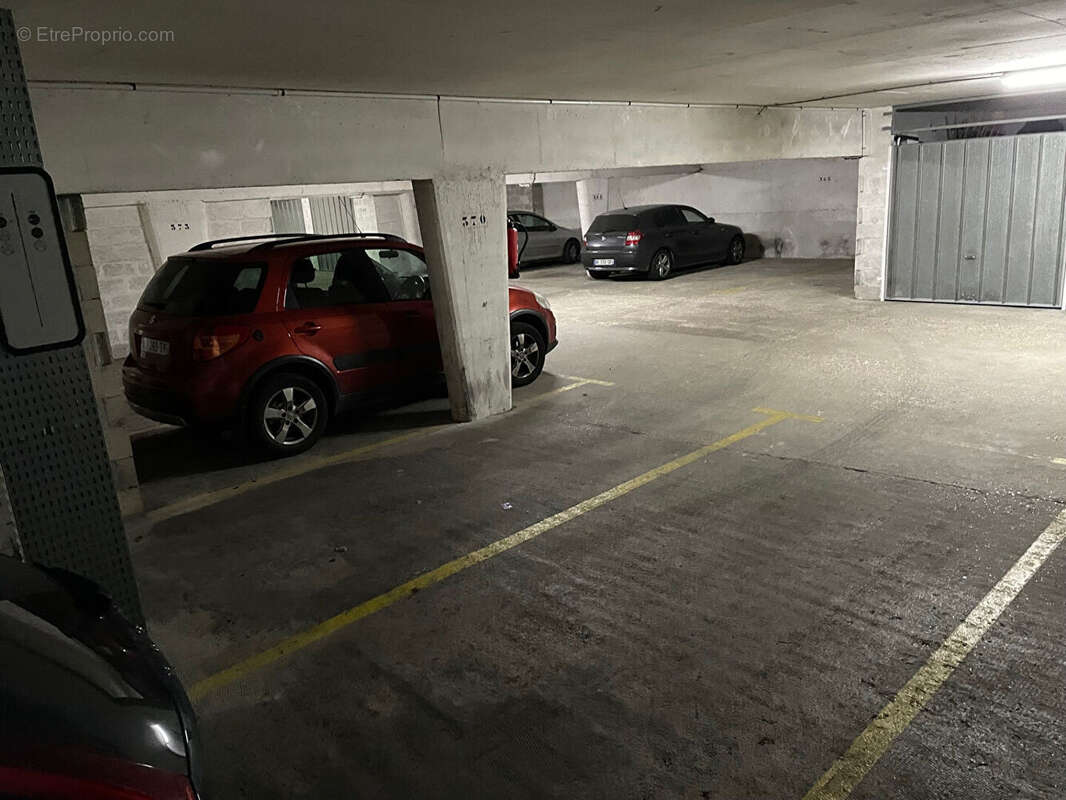 Parking à VANVES
