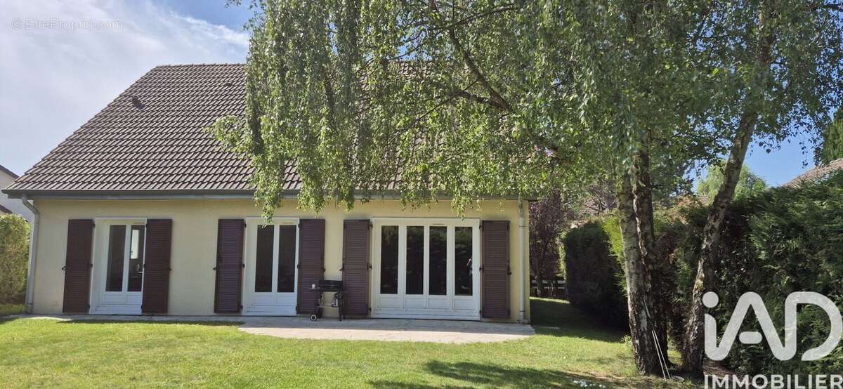 Photo 2 - Maison à BURES-SUR-YVETTE