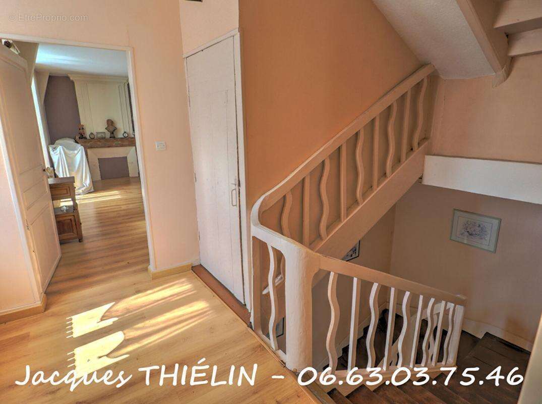 Maison à LONGUE-JUMELLES