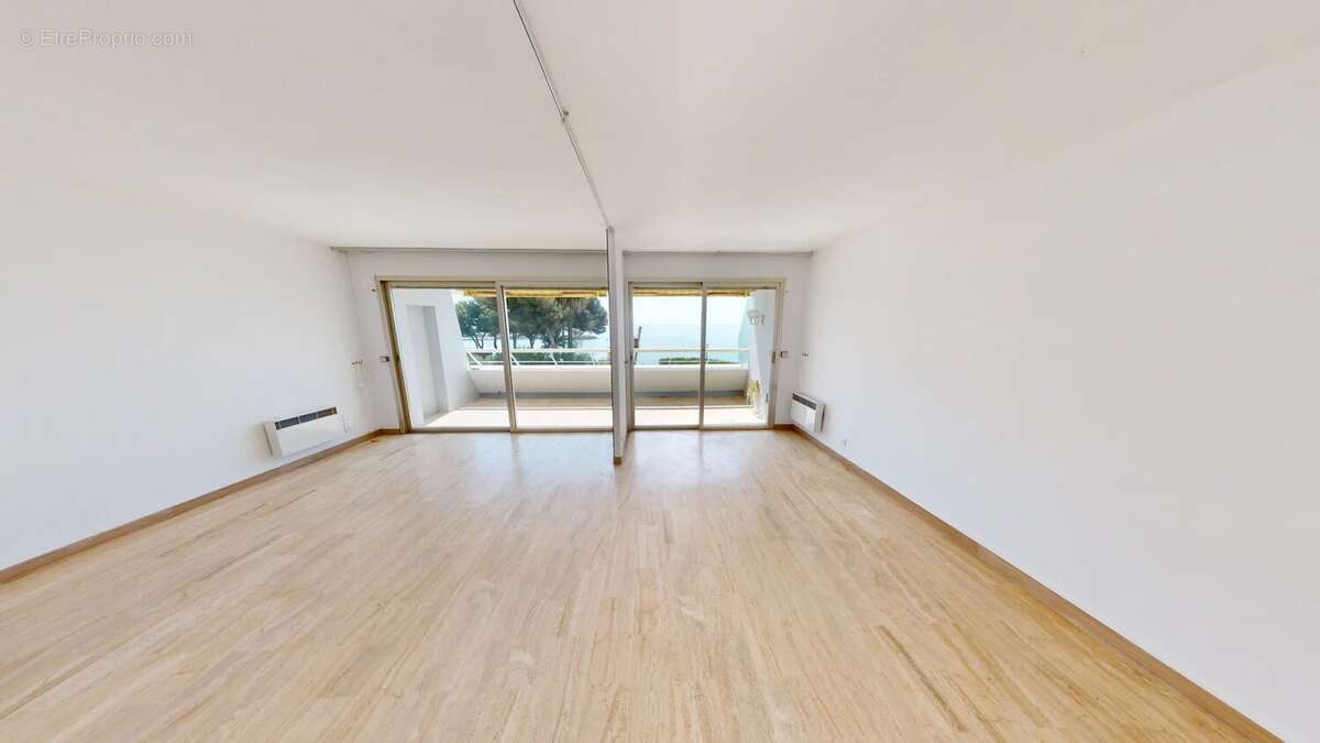 Appartement à VILLENEUVE-LOUBET