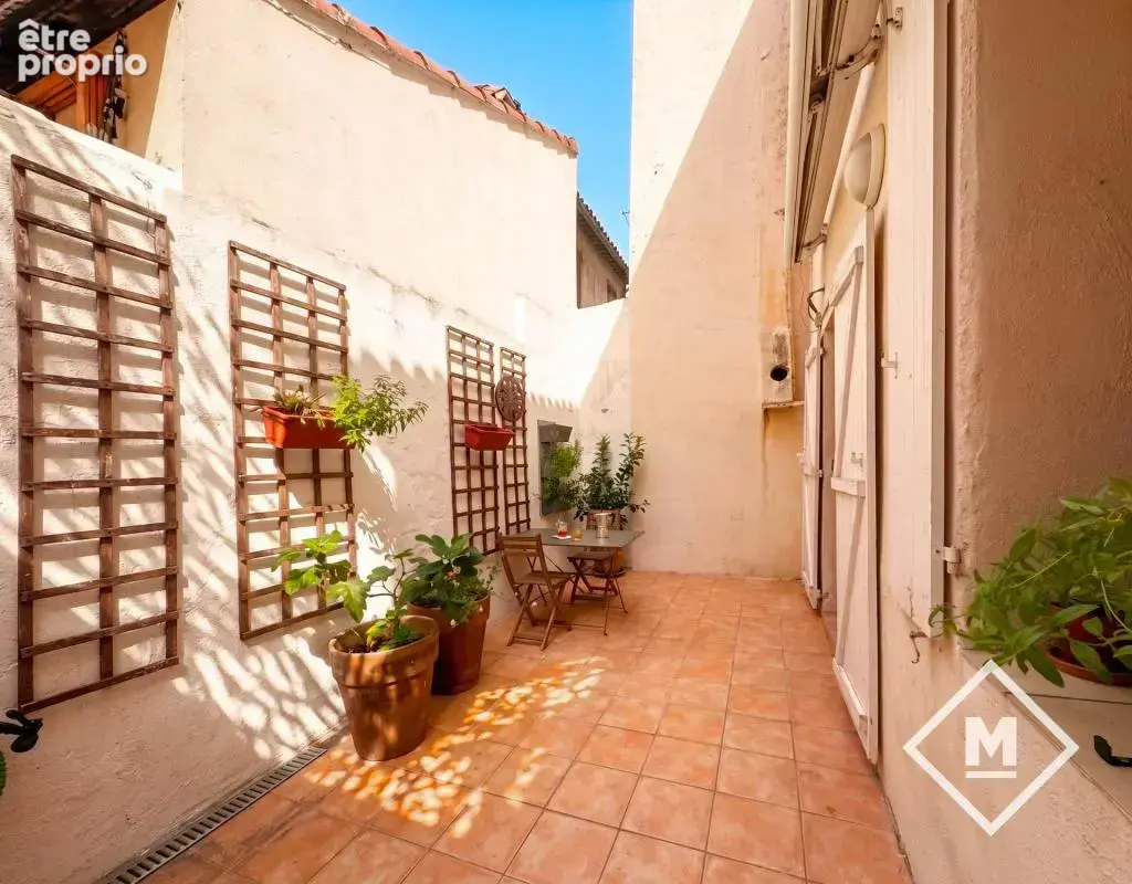 Appartement à MARSEILLE-5E