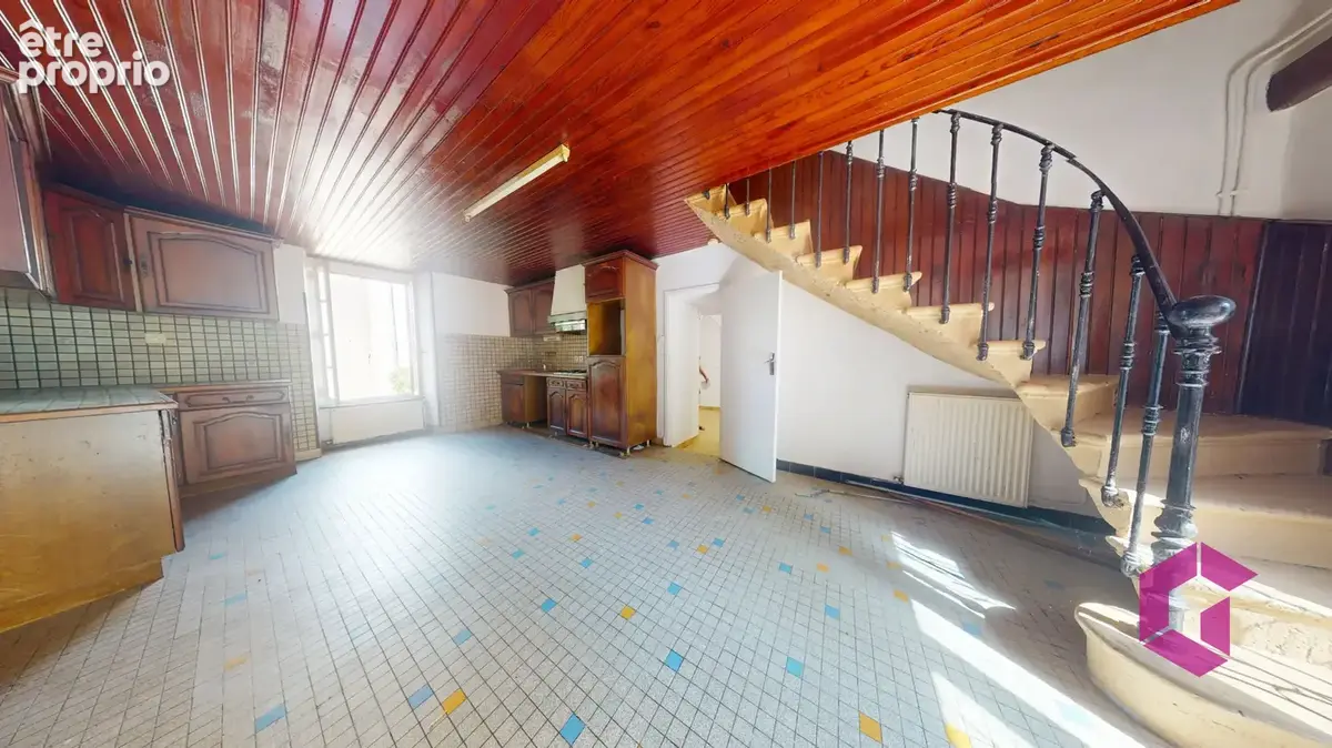 Beaulieu Maison de village 110m2 hab. 3 chambres - Terrasse , garage , cuvages et jardin - photo 5