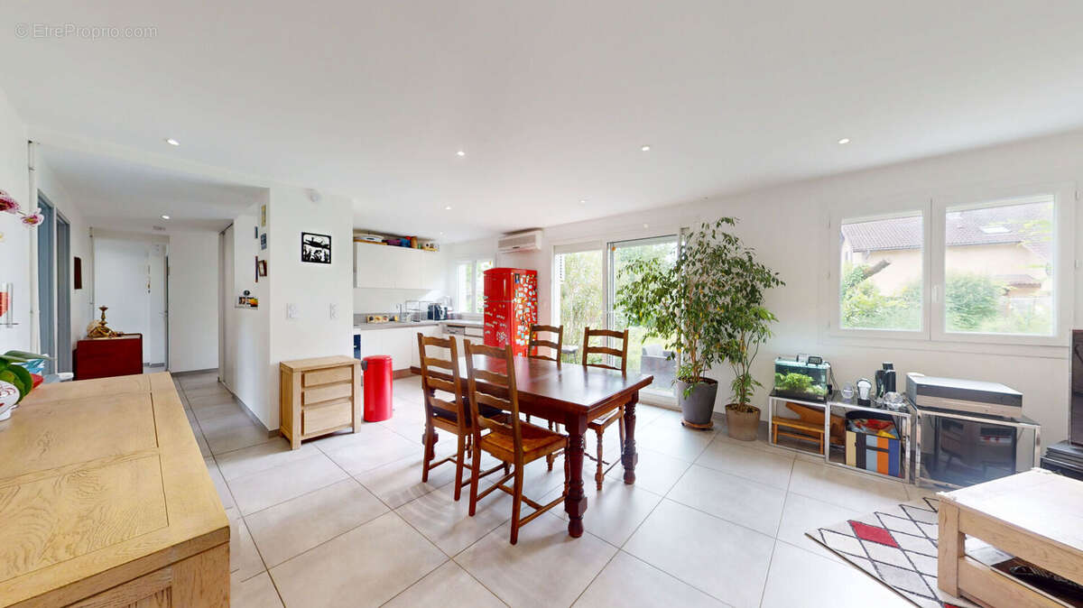 Maison à ECHIROLLES