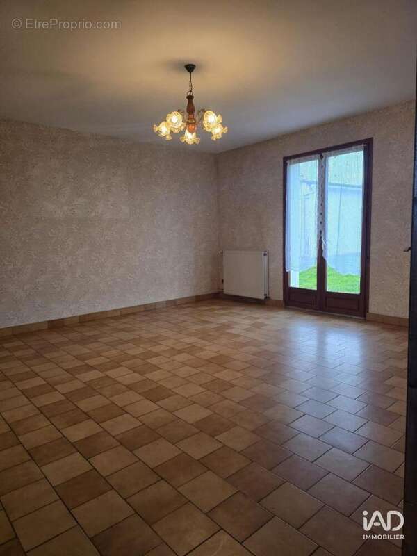 Photo 3 - Maison à LUSSAC-LES-CHATEAUX