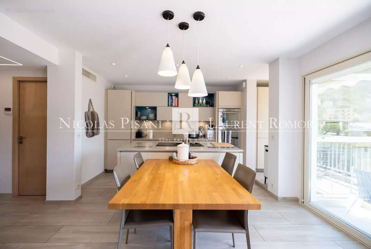 EXCLUSIVITE - Villefranche-sur-Mer – Dernier étage avec toit terrasse et vue mer panoramique - photo 4