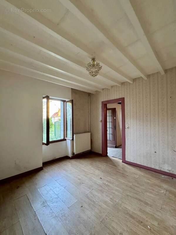 Appartement à NEUILLY-LE-BISSON