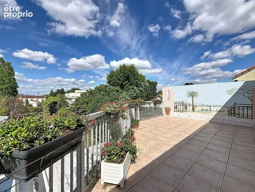 A vendre : Maison familiale de 7 pièces avec un joli jardin et garage- Rezé - photo 15