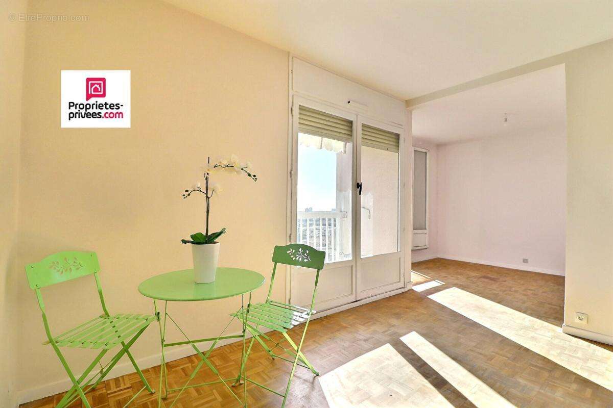 Appartement à MARSEILLE-12E