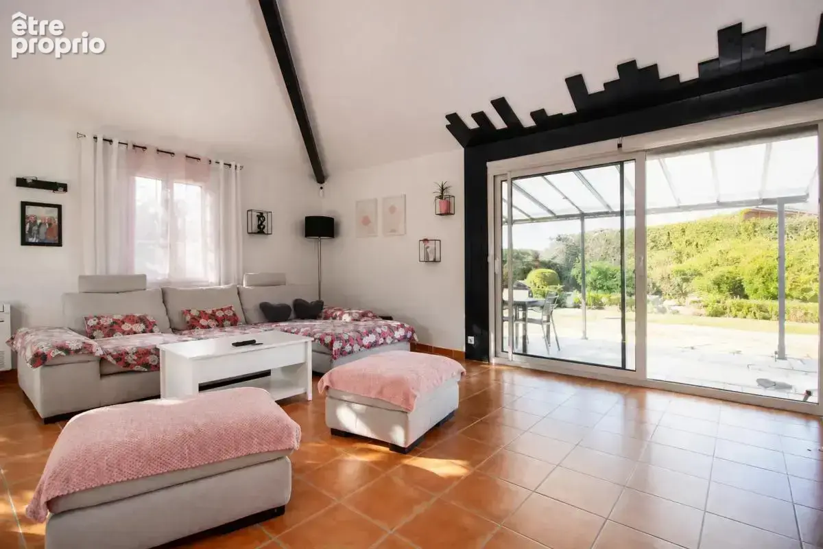Maison de 6 pièces de 130 m² à Vallon-Pont-d'Arc - photo 24