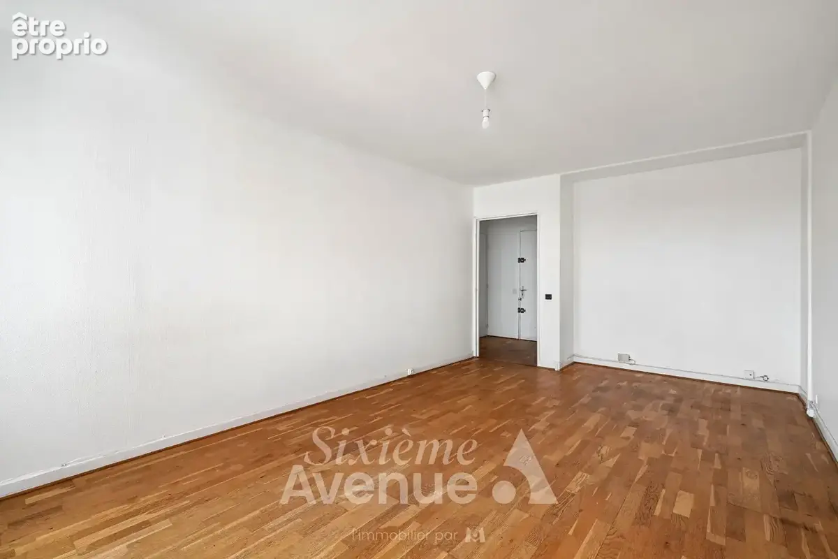 Appartement - Cave - Parking - Ascenseur - Vues - photo 5