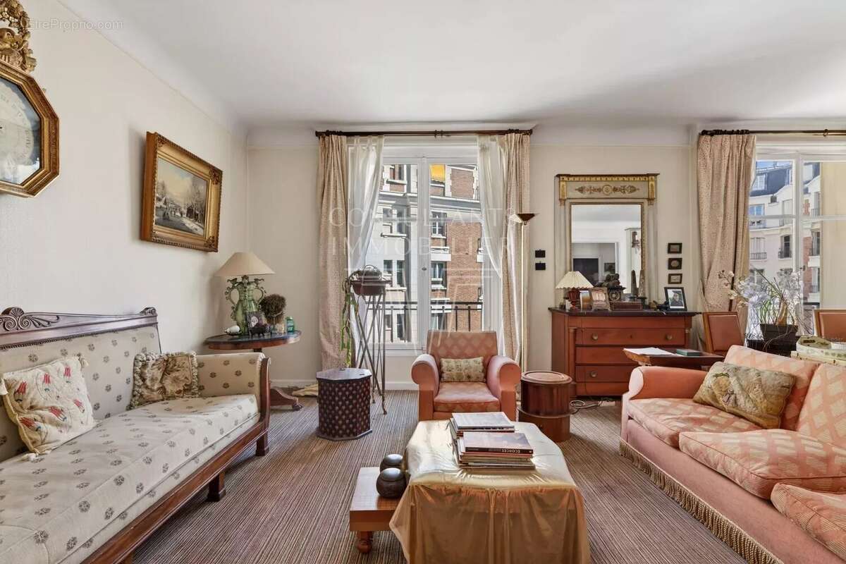 Appartement à NEUILLY-SUR-SEINE