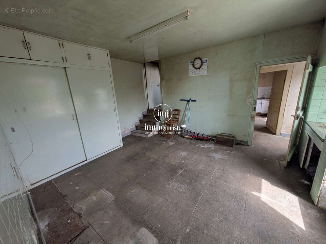 Maison 109 m² à Saint-Victurnien  - photo 9