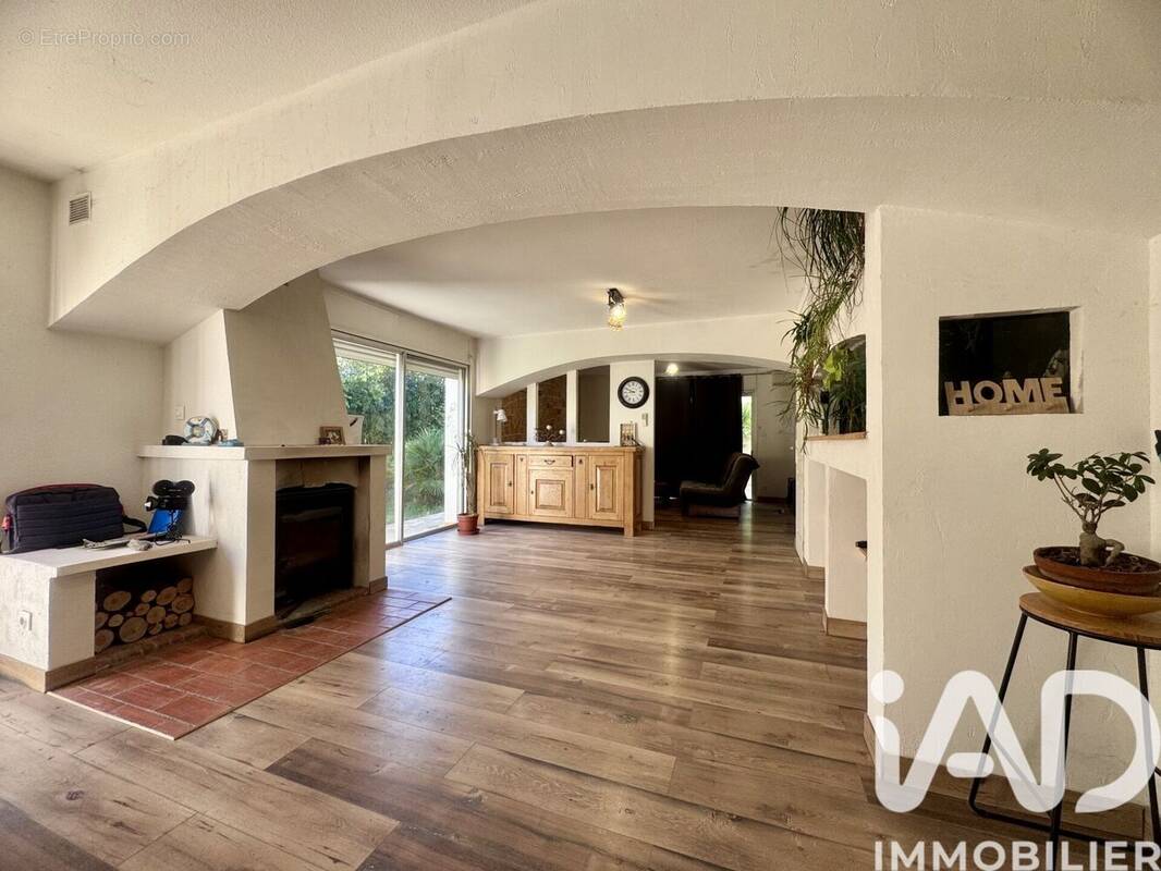 Photo 1 - Maison à SAINT-ESTEVE