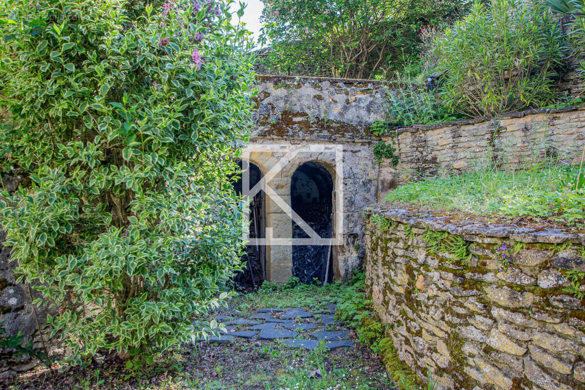 Maison à CORNILLE-LES-CAVES